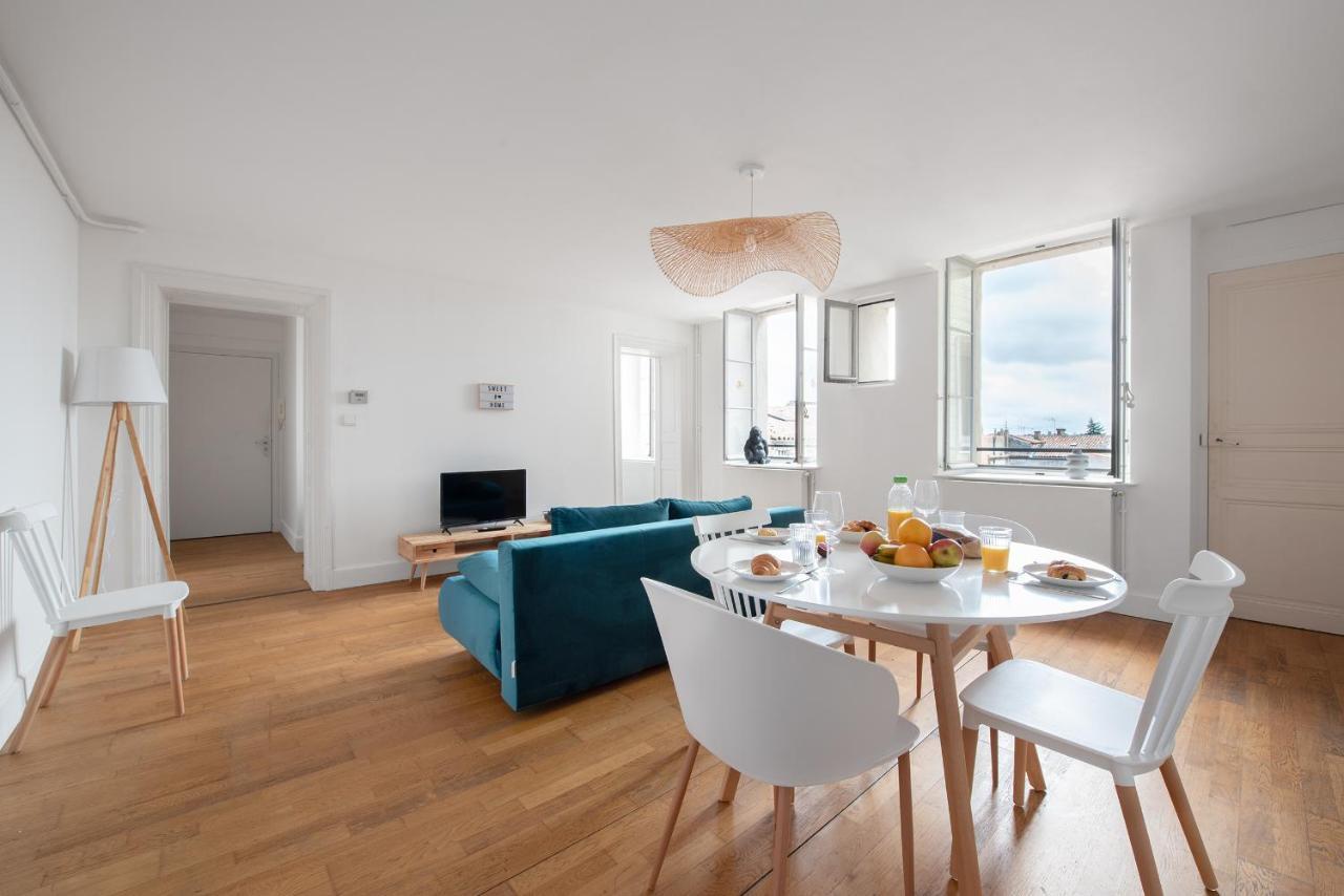 Charmand Duplex Avec Vue Sur La Cite & Les Toits Apartment Carcassonne Exterior photo